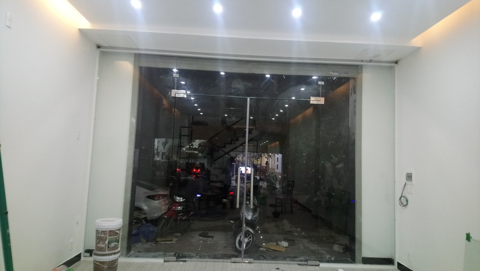Cửa lề kẹp