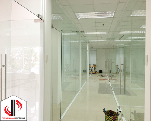 Vách ngăn - mặt dựng kính cường lực
