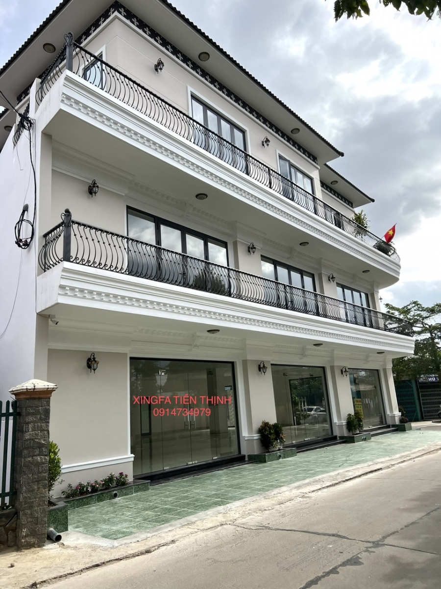 Cửa nhôm xingfa nâu cà phê + cửa lề sàn 